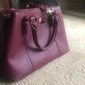 EUC Anne Klein Bag with gold accents